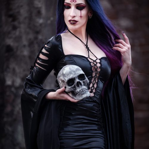 Replika ludzkiej czaszki w skali 1:1 szara